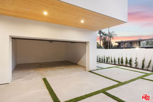 Photo - 6239 Banner Ave