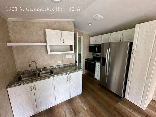 Photo - 1901 N Glasscock Rd