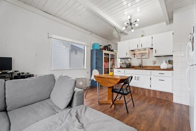 Photo - 3220 Clark St Unidad 3222 S. Clark St