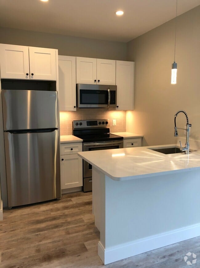Building Photo - 1449 Tremont St Unit 310 Rental