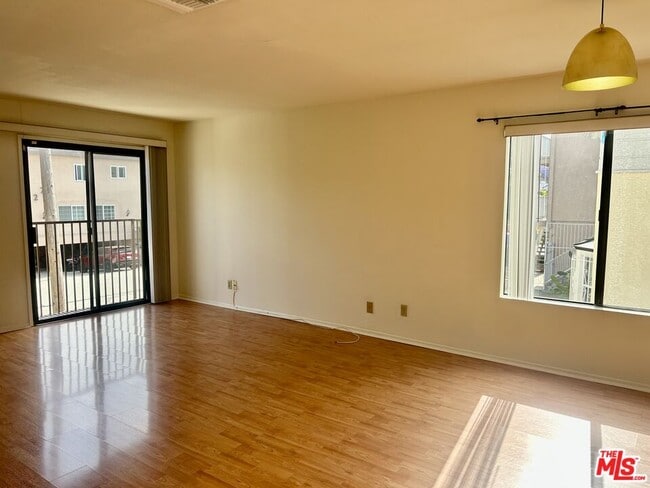 Building Photo - 8515 Saturn St Unit 102
