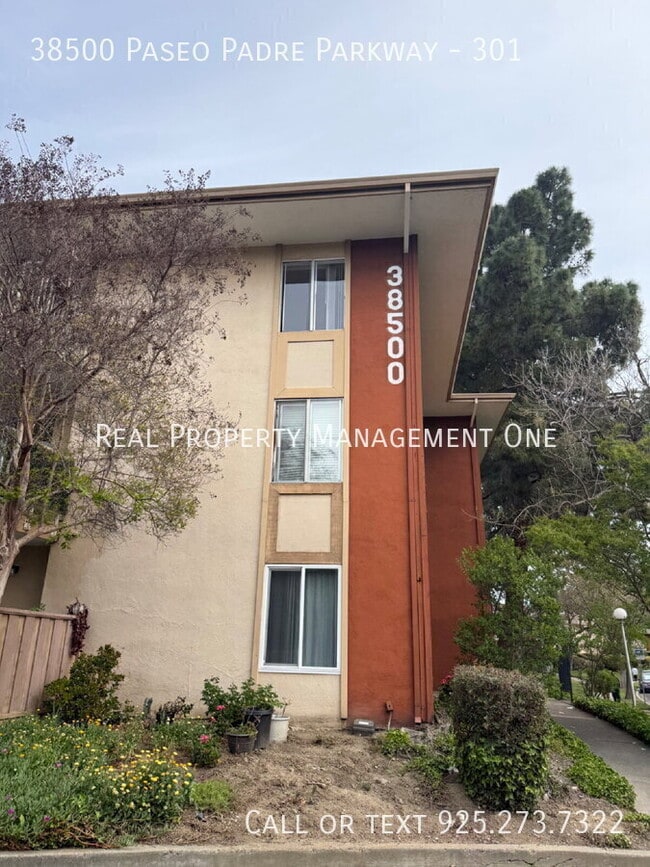 Building Photo - 38500 Paseo Padre Pkwy Unit 301