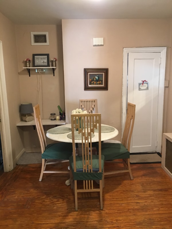 Photo - 2566 Pearsall Ave Unidad Walk-in