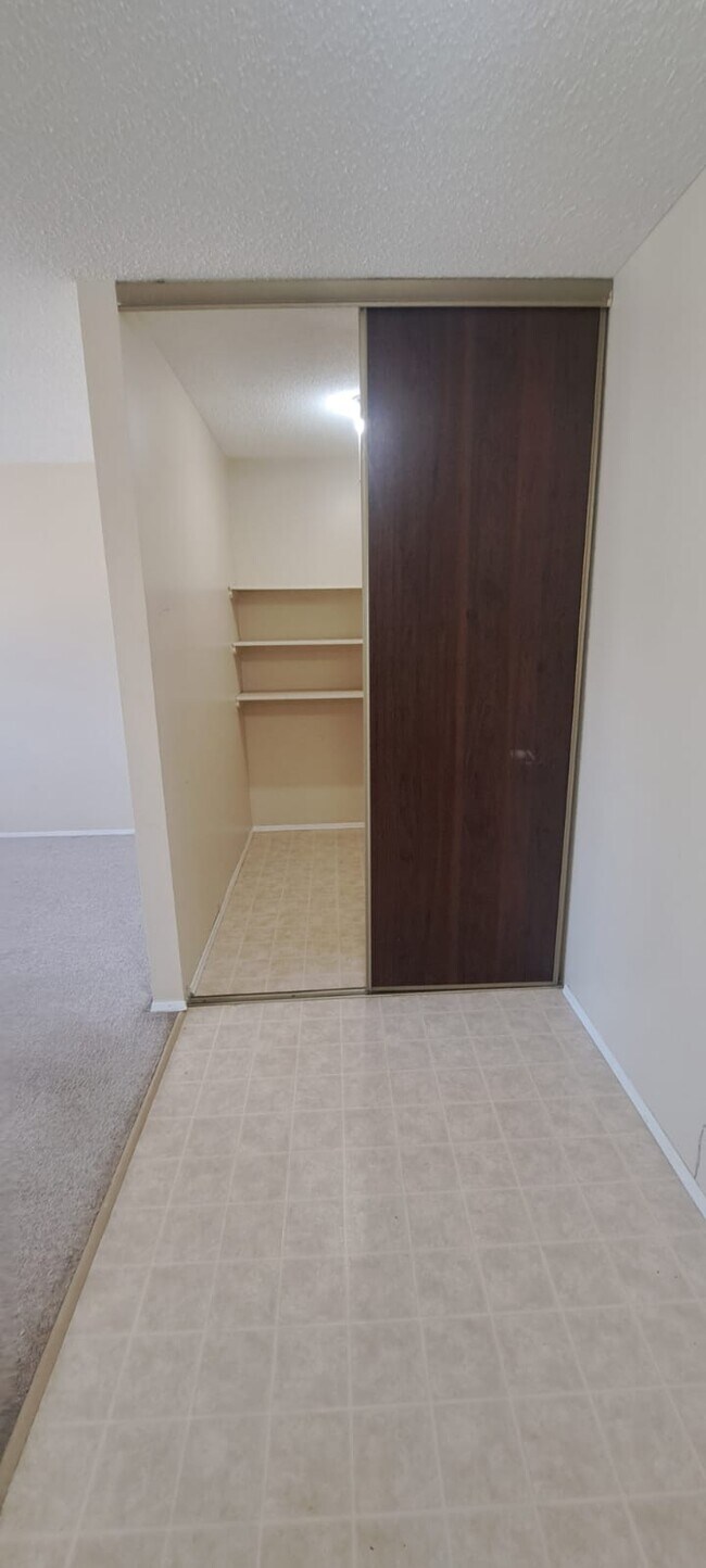 Photo - 4507-444 44 Ave Unit 408