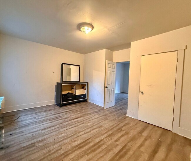 Photo - 634 E King St Unit 2