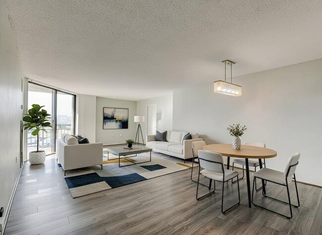 Building Photo - 232 Harmon Cove Tower Unit 232