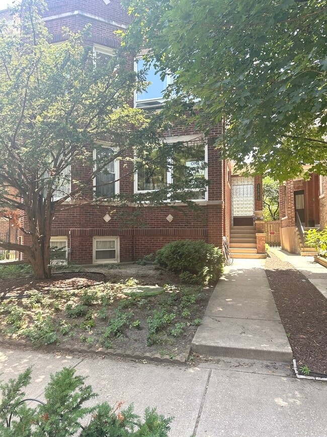 Building Photo - 1141 W Columbia Ave Unit 2