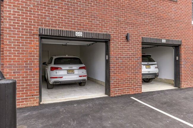Enclave at Woodcrest Station
