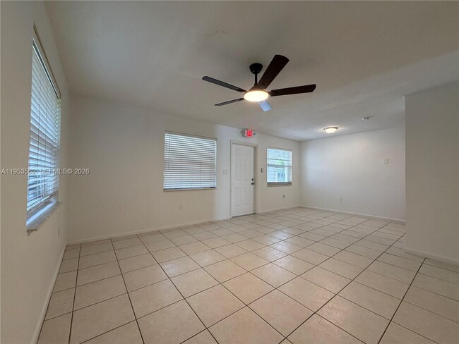 Photo - 951 SW 16th St Unit 1-2