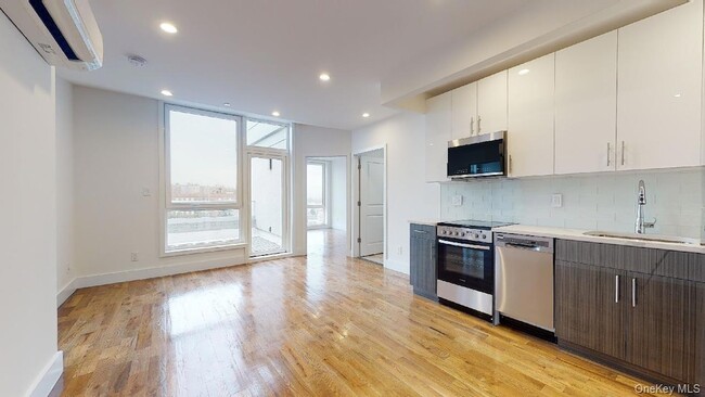 138-28 Queens Blvd Unidad PH-7F