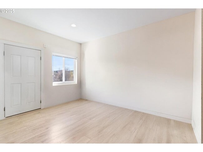 Photo - 1209 Carlyle St