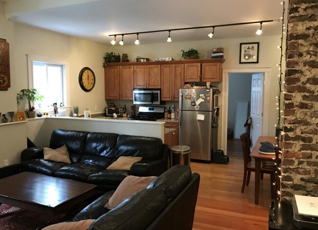 Photo - 368 Broadway