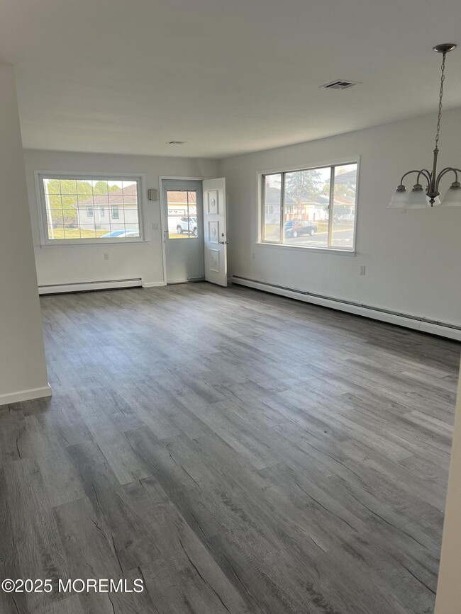 Photo - 327 Curacao St