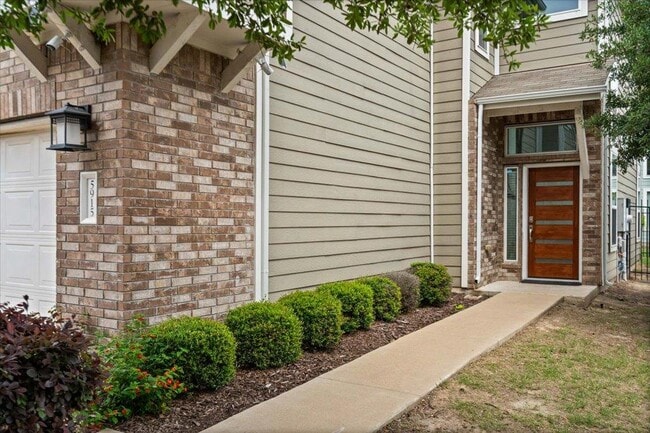 Photo - 5915 Swayden Ln