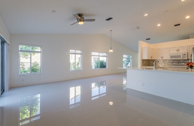 Photo - 4295 Greenbriar Ln