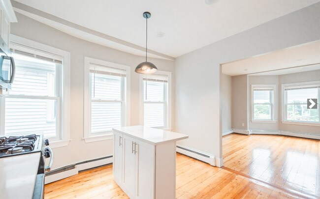 Photo - 394 Centre St Unit 3