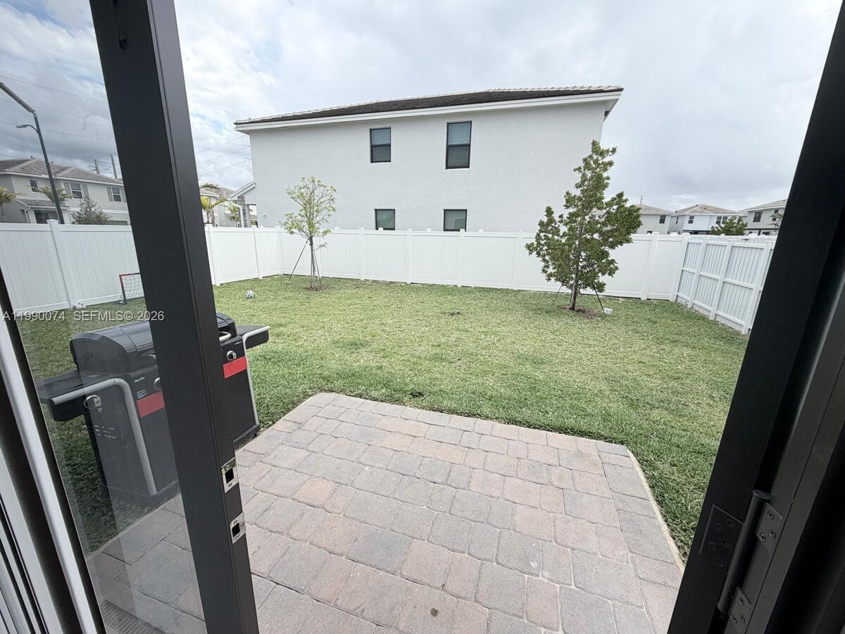 Photo - 1686 SE 6th St