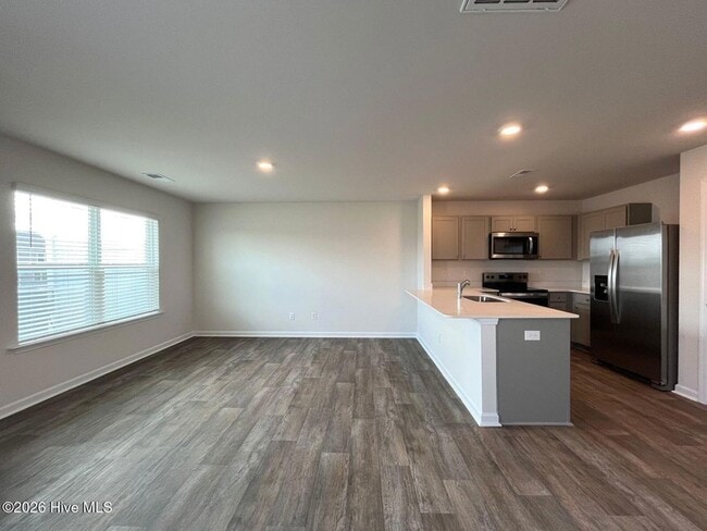 201 Maddox Dr