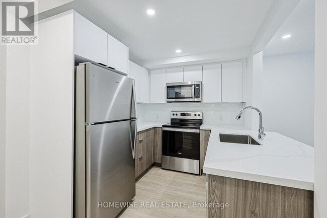 Photo - 100 Liberty St N