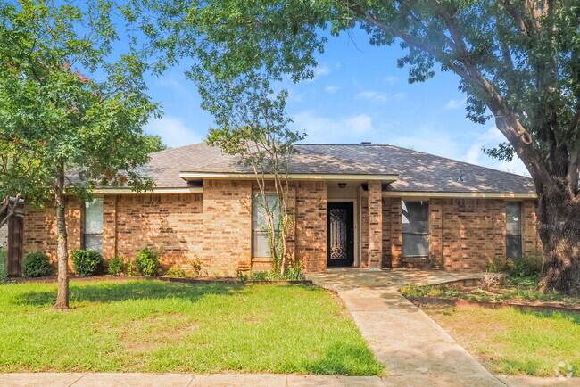 Building Photo - 904 Fairfield Ln Rental