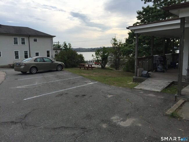 Photo - 380 Thames St