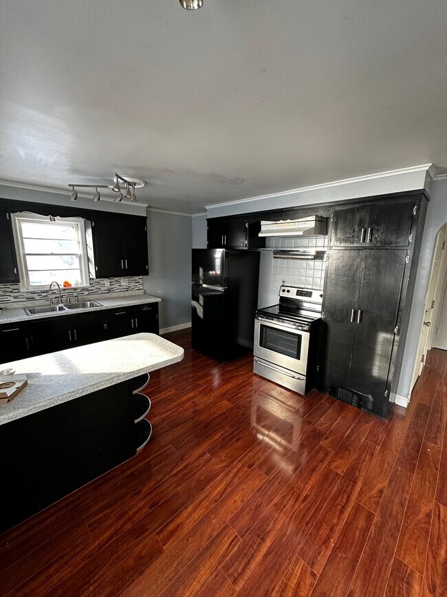 Photo - 419 Pine St Townhome