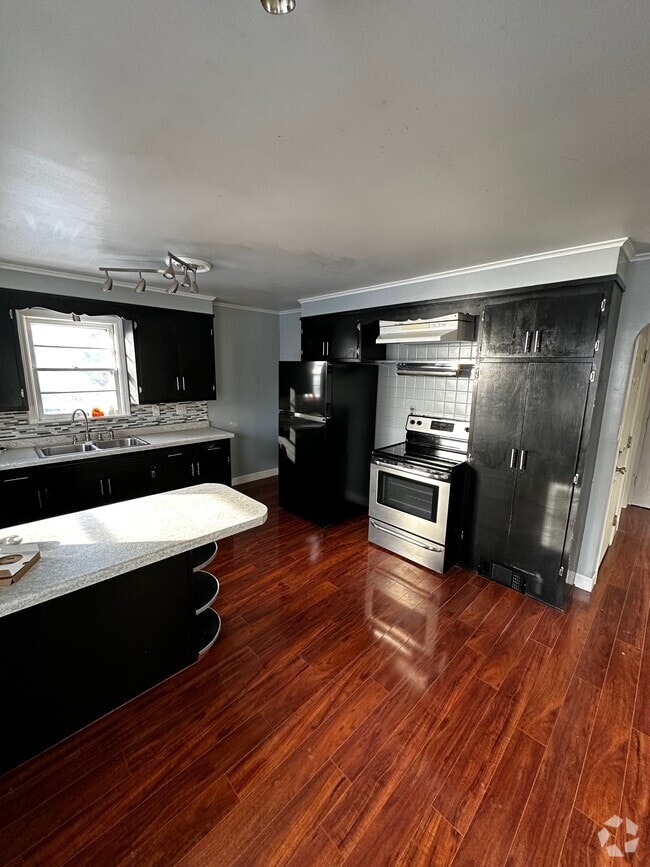 Building Photo - 419 Pine St Unit #2 Rental