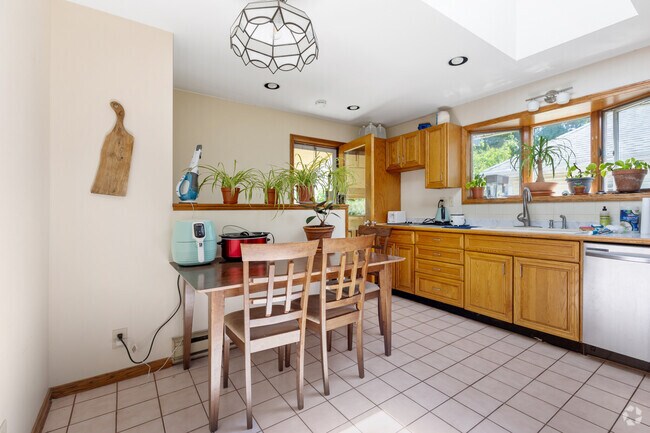Building Photo - 27 Murray Hill Rd Unit 2 Rental