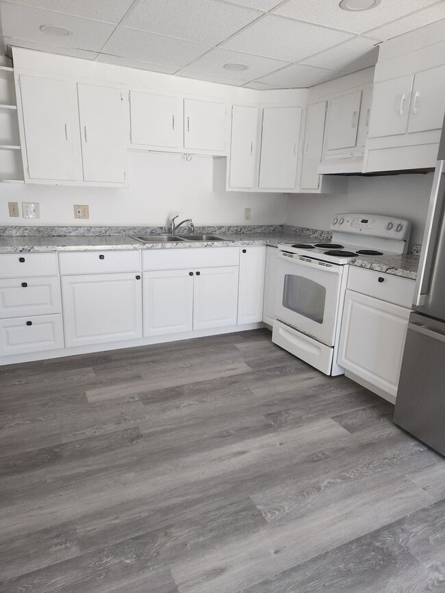 Photo - 436.5 Greenleaf St