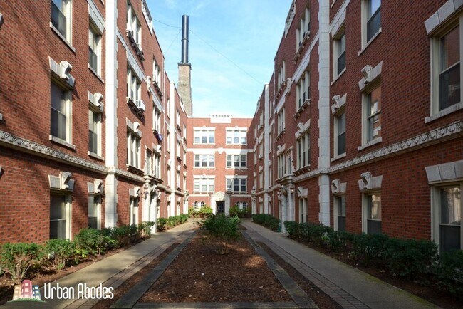 Photo - 549 W Surf St Unidad M04B