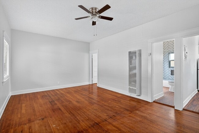 Photo - 915 Cherry Ave Unidad 209