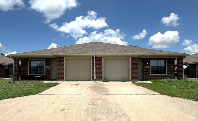 Building Photo - 2706 Ashley Dr Rental