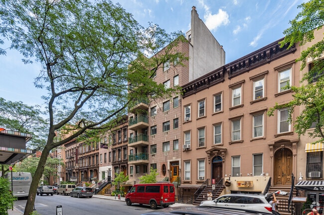 Photo - 325 W 51st St