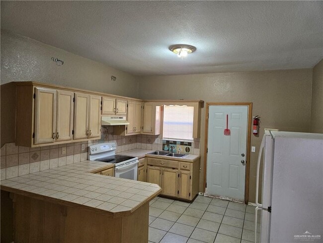 Photo - 8 Clavel St Apartment Unit 2