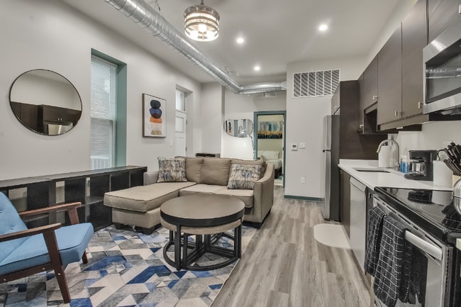 Photo - 36 E Utica St Unidad 1C