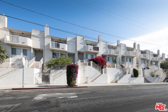 Photo - 1001 Figueroa Terrace Unidad 305