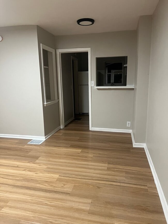 Photo - 1468 W 32nd St Unit 1470 W 32nd St