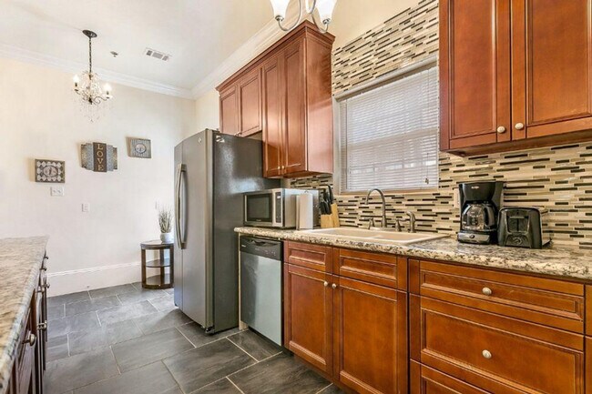 1818 Carondelet St Unit SI ID1269248P