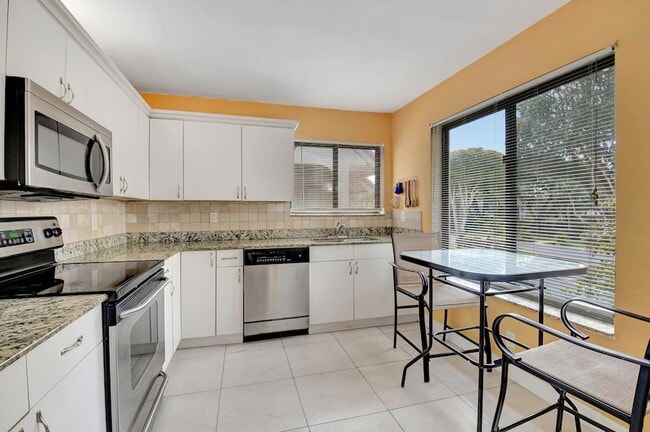 Photo - 5715 Fairway Park Dr Unit 2010