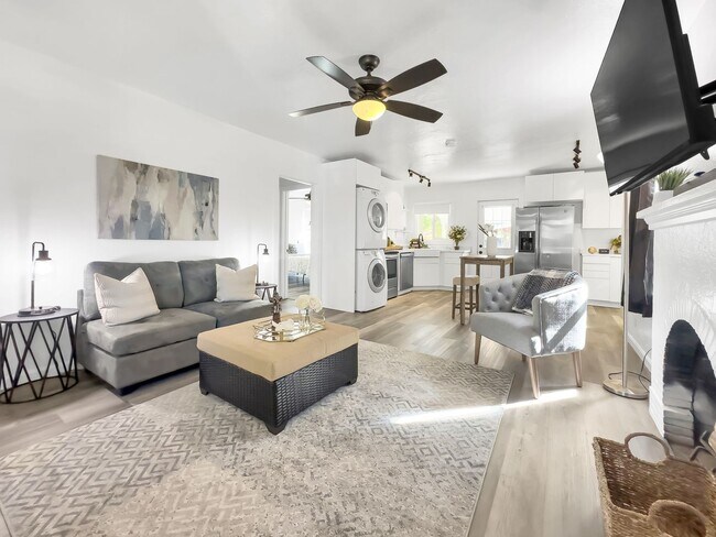 Photo - 2 Separate Units on One Lot – Ideal for Fa...