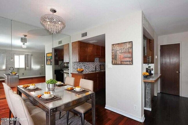 Photo - 8819 N 12th Pl