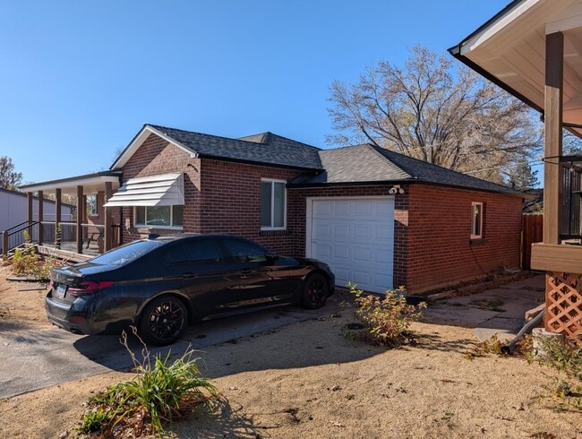 Photo - 1045 Washington St