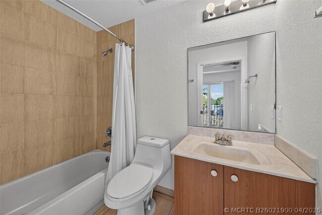 Photo - 2725 NE 8th Ave