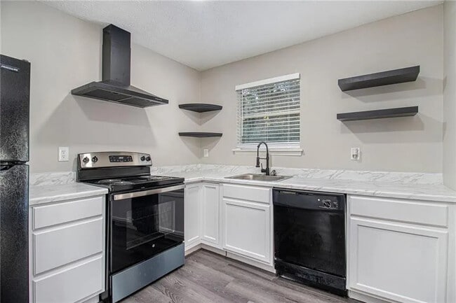 Photo - Room in House on Newberry Trail