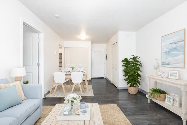 Photo - Cedars of Lebanon Apartments
