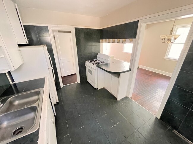 1003 Muller Ave Unit 1