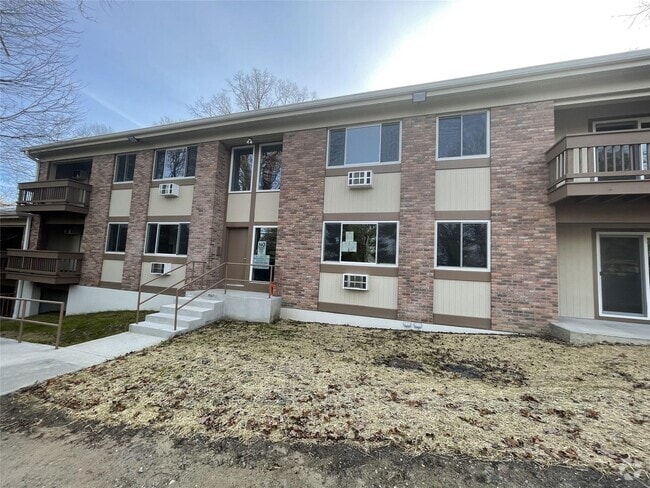 Building Photo - 3 Woods End Cir Unit 3P Rental