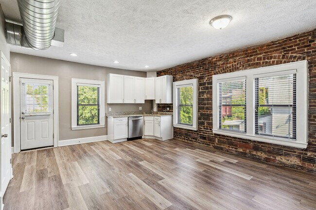 Building Photo - 3800 Woodbine