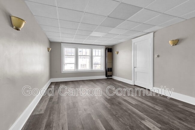 Building Photo - 1247 Hertel Ave Unit 3
