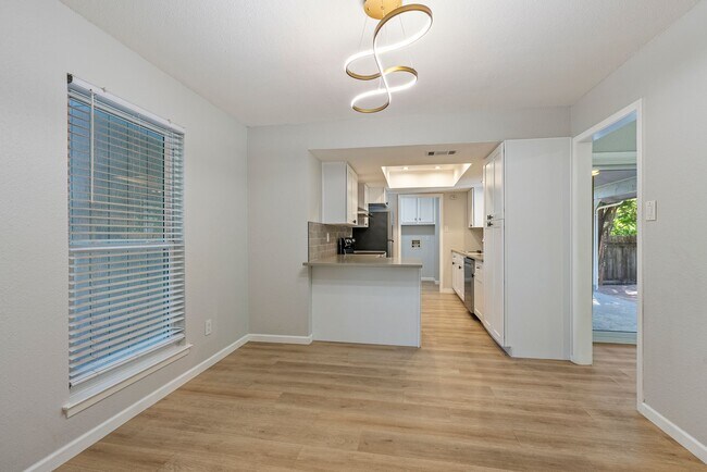 Photo - Beautiful 4 bedroom, 2 bathroom home in Northwest Austin!!!